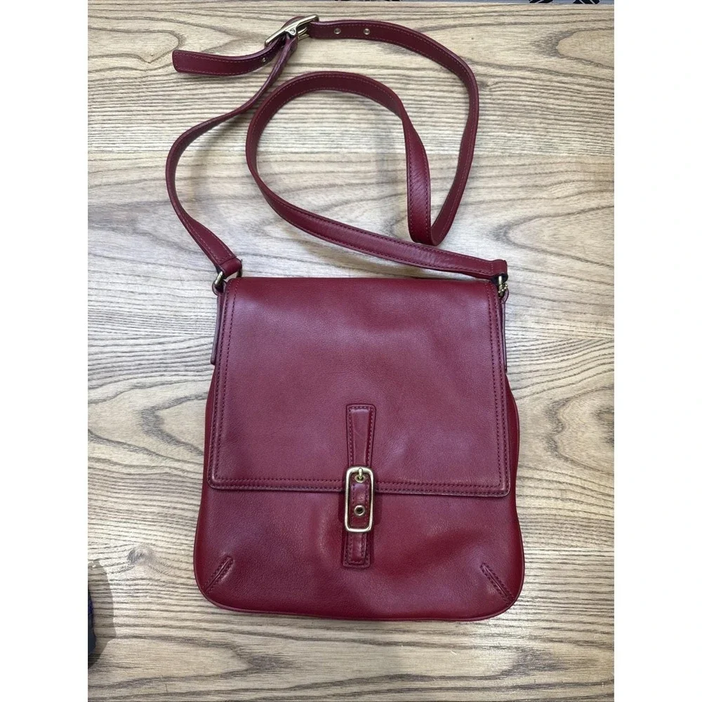 COACH RED Legacy Leather MESSENGER Buckle Cross-body PHONE POCKET 9592‎